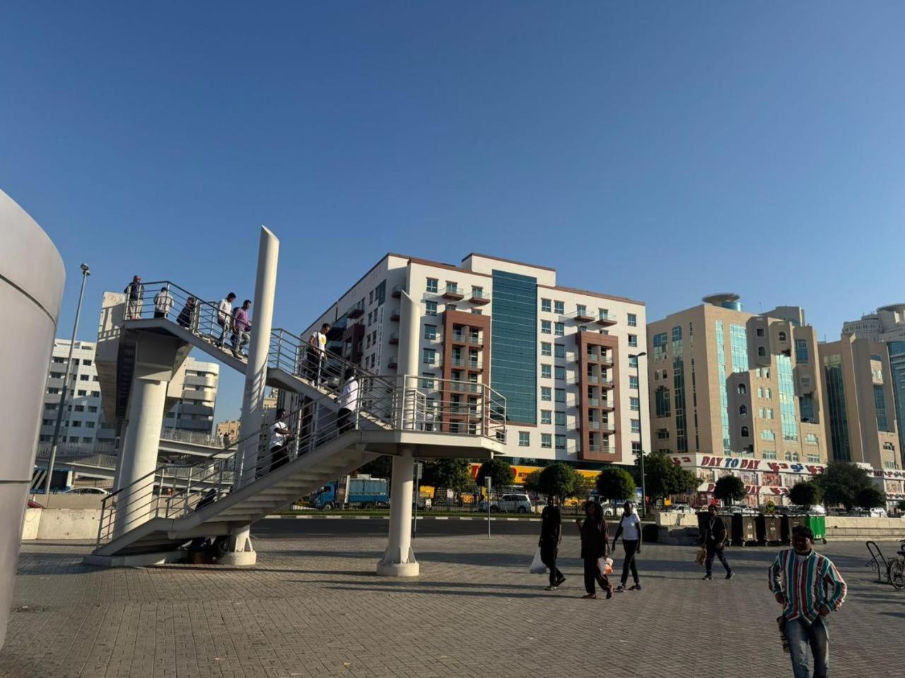 Backpackers Heaven ! 18 Beds In A 2 Bedroom Apartment In Front Of Union Metro Station Diera Dubaj Zewnętrze zdjęcie